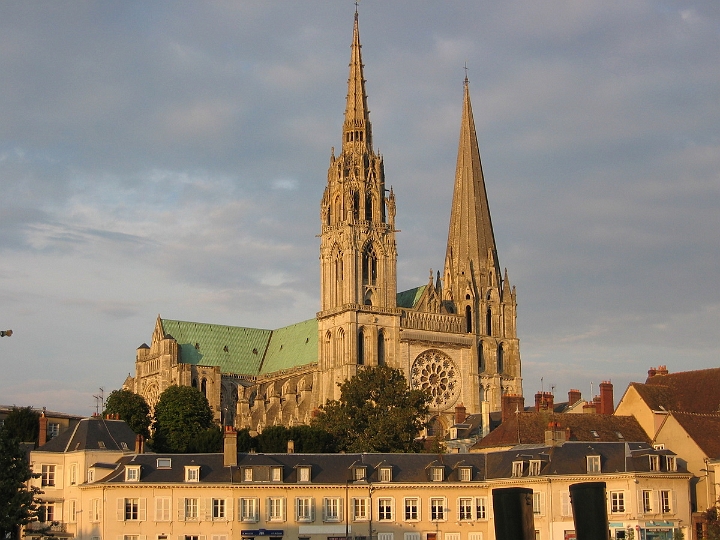 22 Chartres Cathedral.jpg